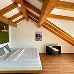 Apartment Cozy Loft With A View, Central, Close To Tradefair Dusseldorf