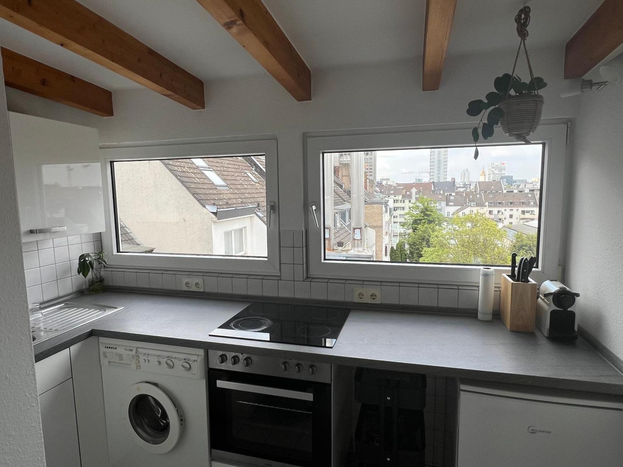 Cozy Loft With A View, Central, Close To Tradefair