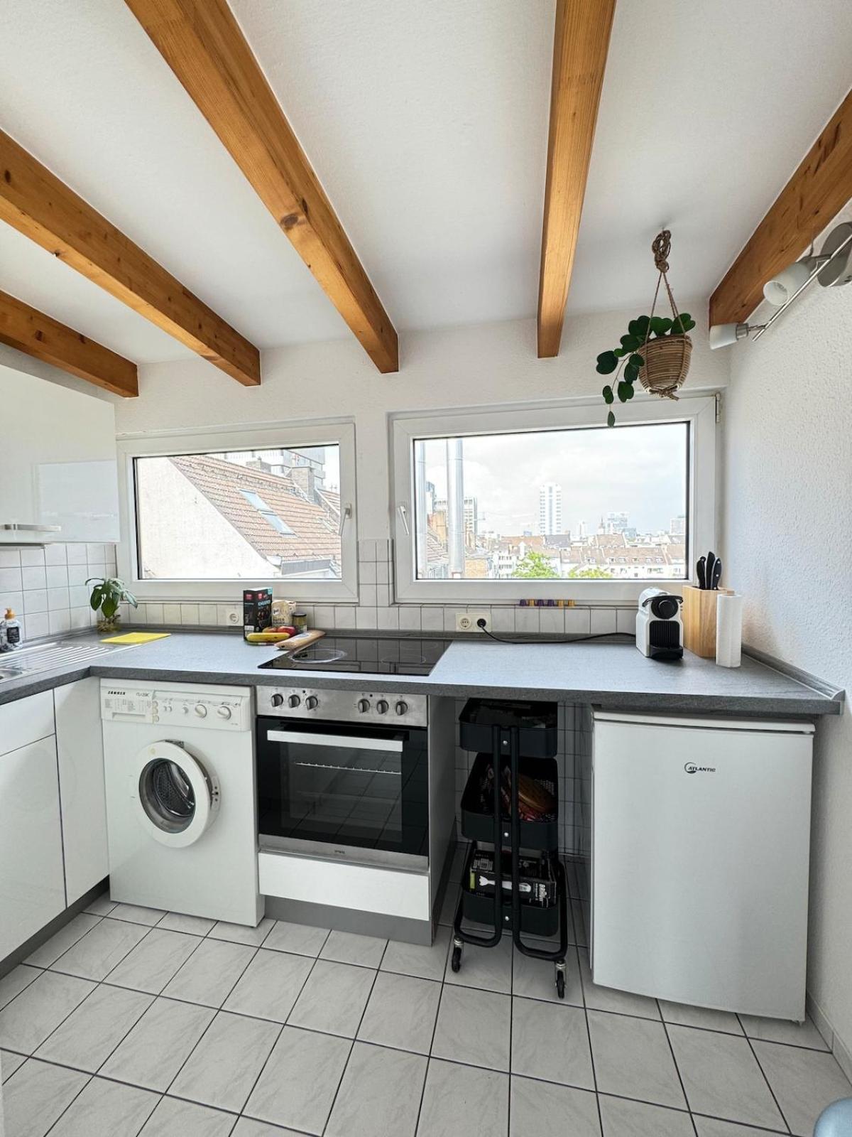 Apartment Cozy Loft With A View, Central, Close To Tradefair Dusseldorf